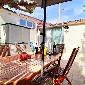 https://nouveau-cabanon-calanque-de-niolon-vue-mer-et-port.fr-provencehotel.com